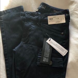 NWT size 25 DL1961 jeans!